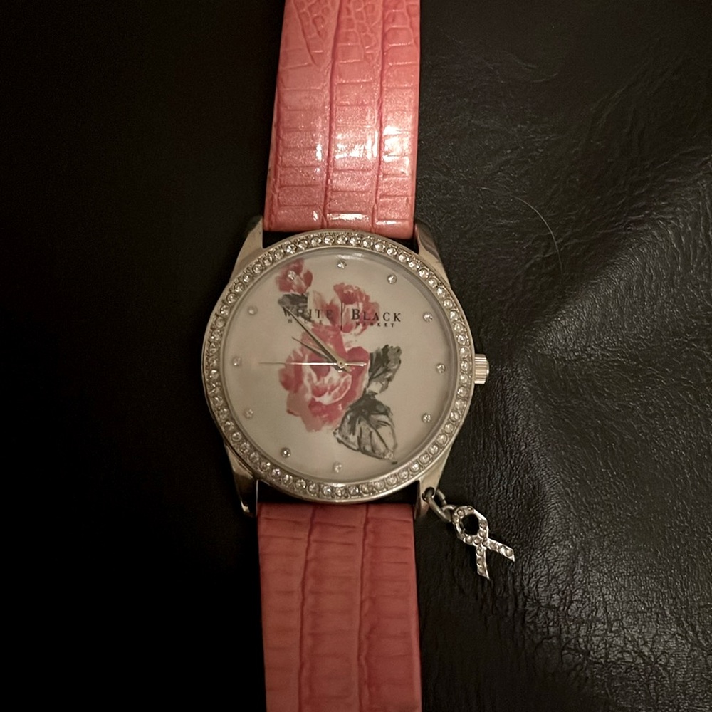 White House black market give Hope breast cancer watch